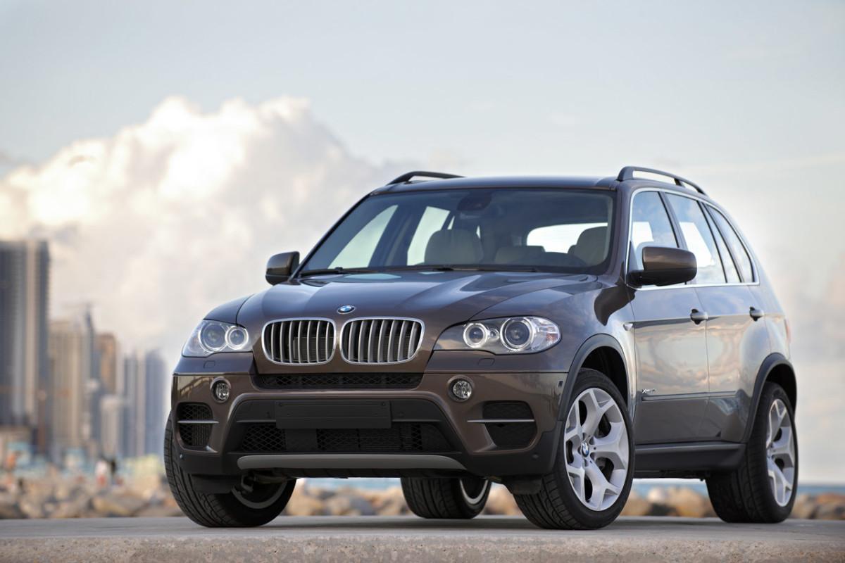 no-image BMW Ordered to Pay $1.9 Million After Soft-Close Door Injures Owner