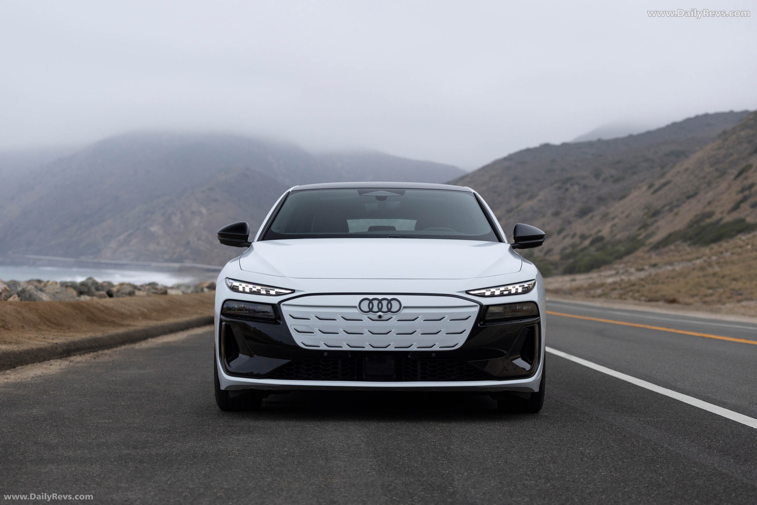 2025 Audi S6 Sportback e-tron C9 Glacier White