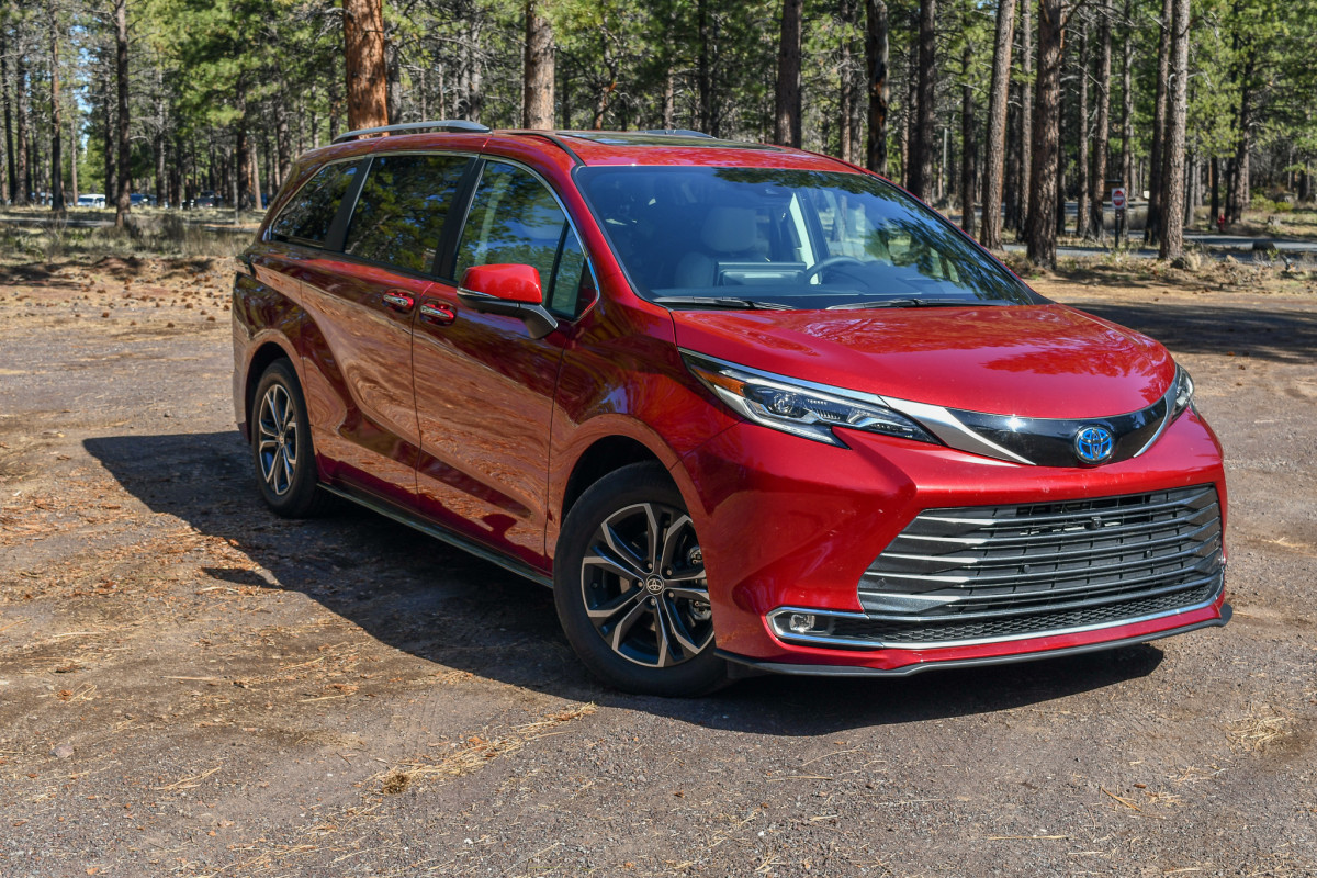 2025 Toyota Sienna Lease Deals Are Worth A Look This November
