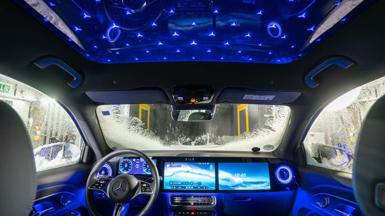 The New Mercedes GLB Has Three Screens, Seven Seats, and Plenty of Stars