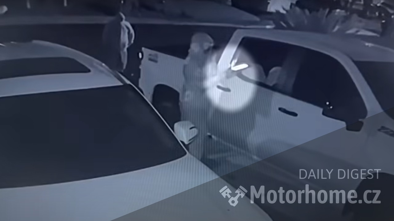 Bezpečnost, krádeže, kyberútoky a úředník: auto jako snadný terč (přehled 23/11/25)