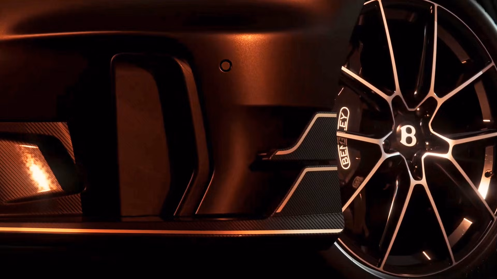 no-image Bentley CEO Teases New Continental Supersports That Might Have Manual Gearbox