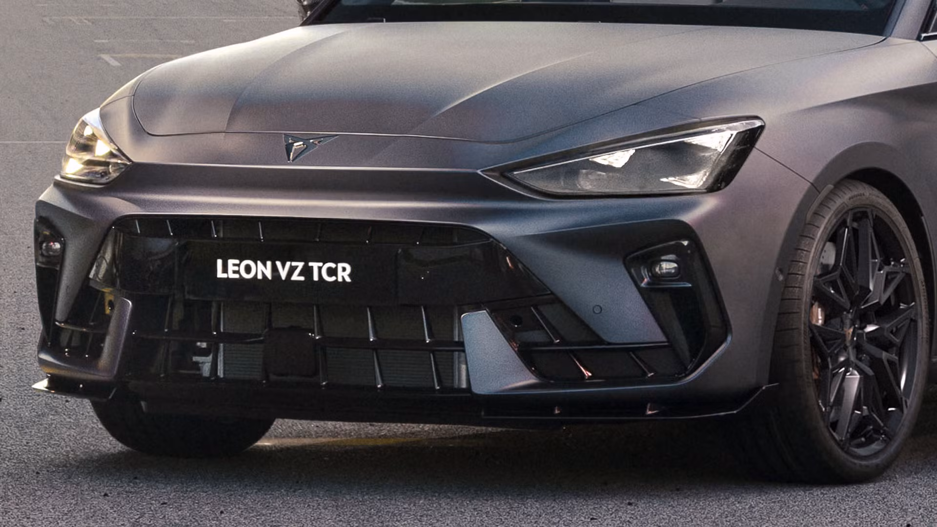 Cupra Leon VZ TCR Hot Hatch Takes Aim At Honda Civic Type R