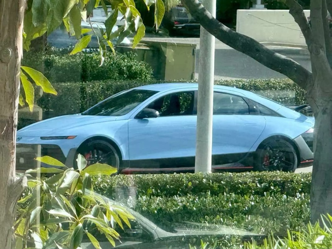 641-HP Hyundai Ioniq 6 N Seen in Public With No Camouflage