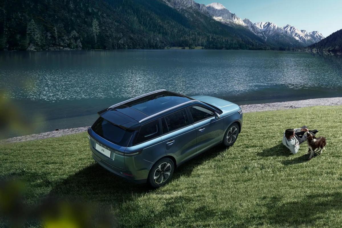 This New SUV Was Designed With Your Dog in Mind