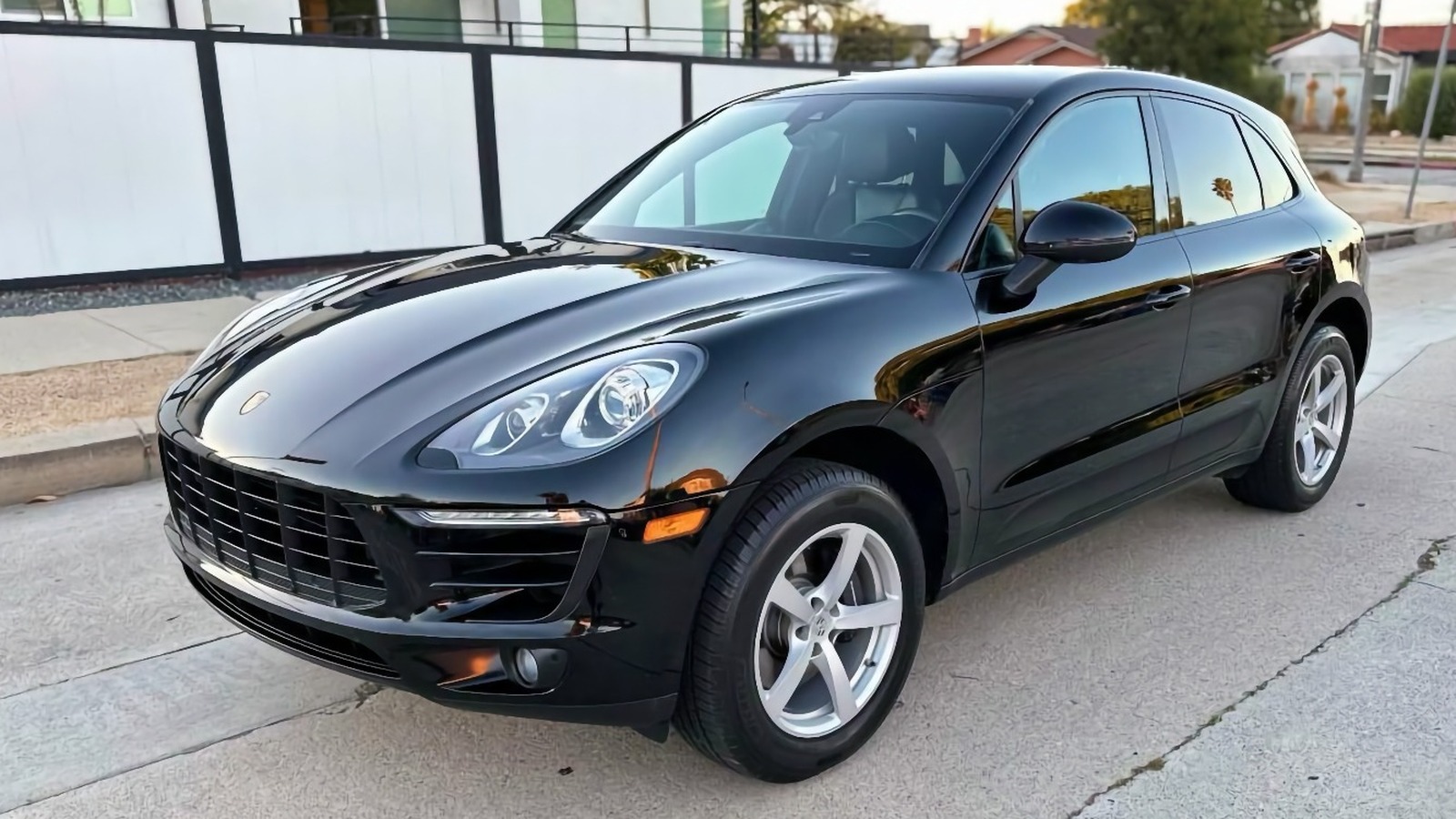 no-image At $18,900, Will This 2018 Porsche Macan Make Do?