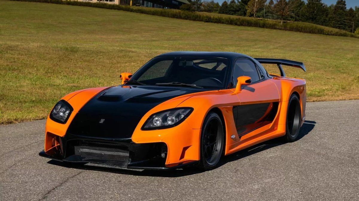 no-image Own a Piece of Tokyo Drift History With This VeilSide Mazda RX-7 Replica