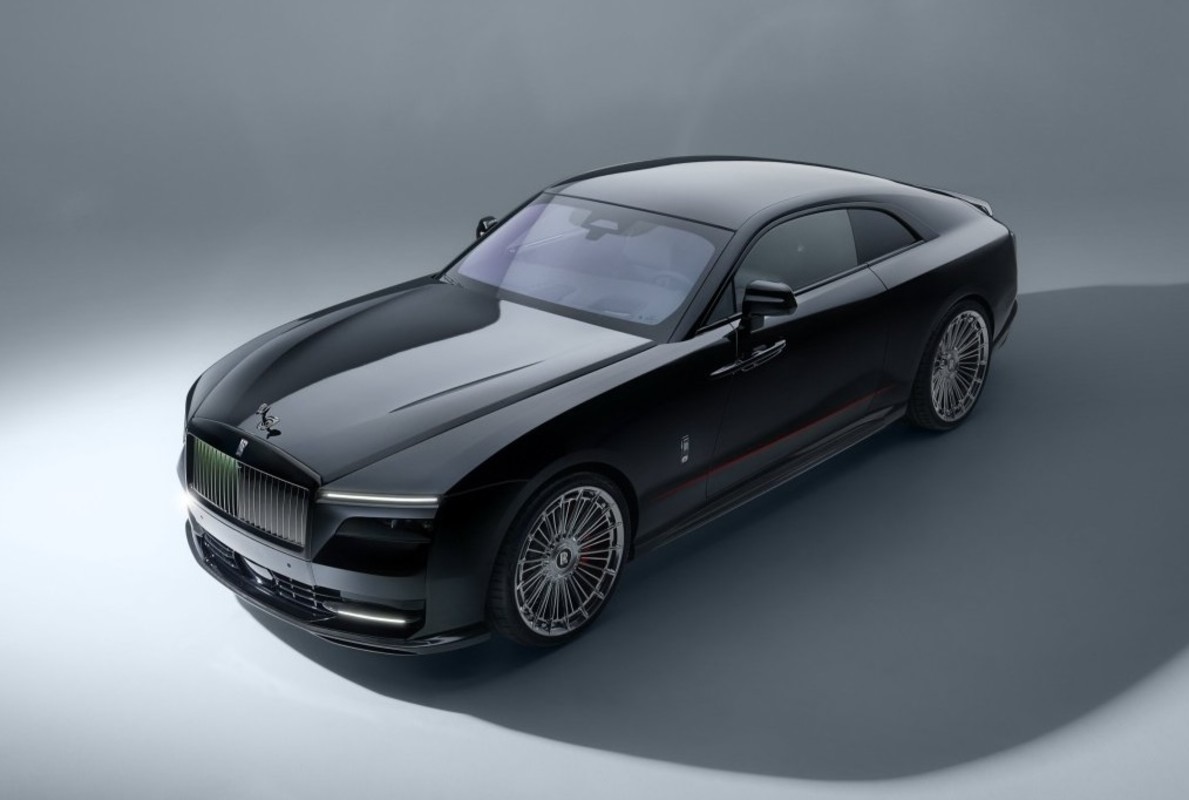 no-image Here's Proof Germans Can Modify a Rolls-Royce Spectre Without Looking Cheap